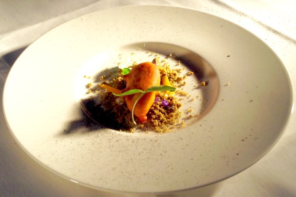 La Patatta al pomodoro su "terra" di erba mate firmata Simon Press e Marco Tinti