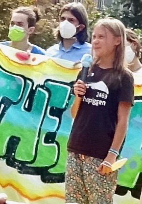 Greta a Fridays for Future ritagliata-1 (trascinato)